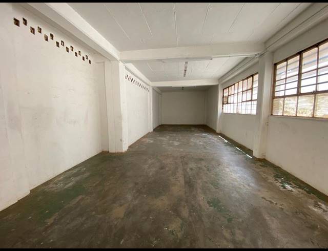 350M² WAREHOUSE TO LET IN INDUSTRIA NORTH